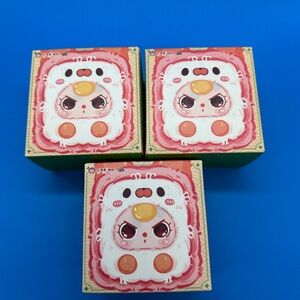 Adorable 3 blind boxes.